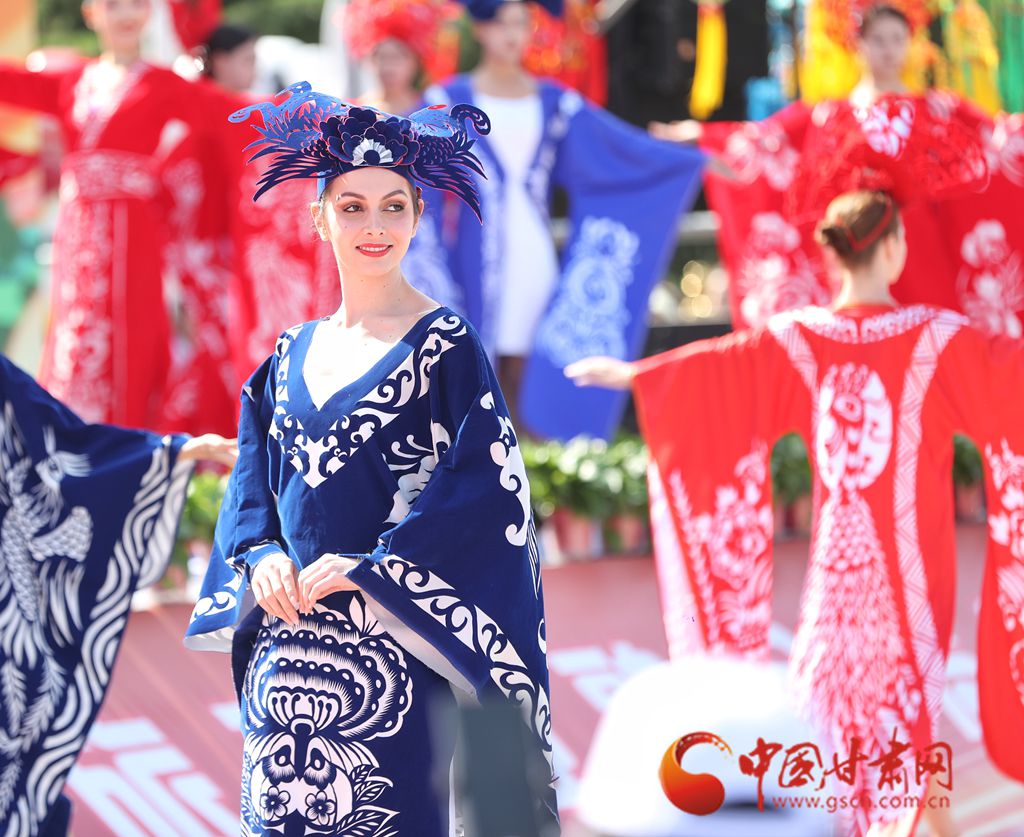香約慶陽(yáng)｜“香香的寶寶”成熱詞 慶陽(yáng)香包民俗文化節(jié)何以出圈