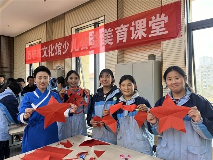 【堅定信心 實干爭先 深入學習貫徹習近平總書記考察青海重要講話精神感恩·成長】愛的種子在青春筆下生根發(fā)芽