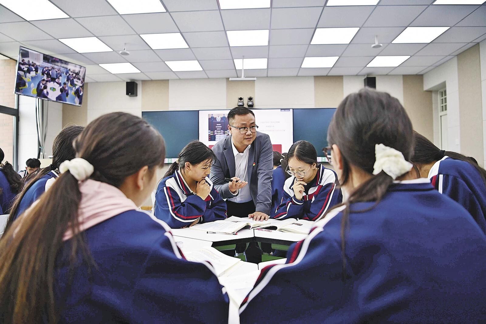 【堅(jiān)定信心 實(shí)干爭先 深入學(xué)習(xí)貫徹習(xí)近平總書記考察青海重要講話精神】格桑灼灼向陽開