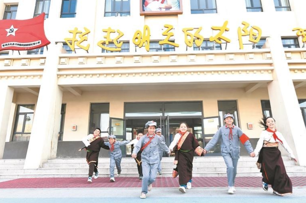 青海省尖扎縣：教育綻放團(tuán)結(jié)花