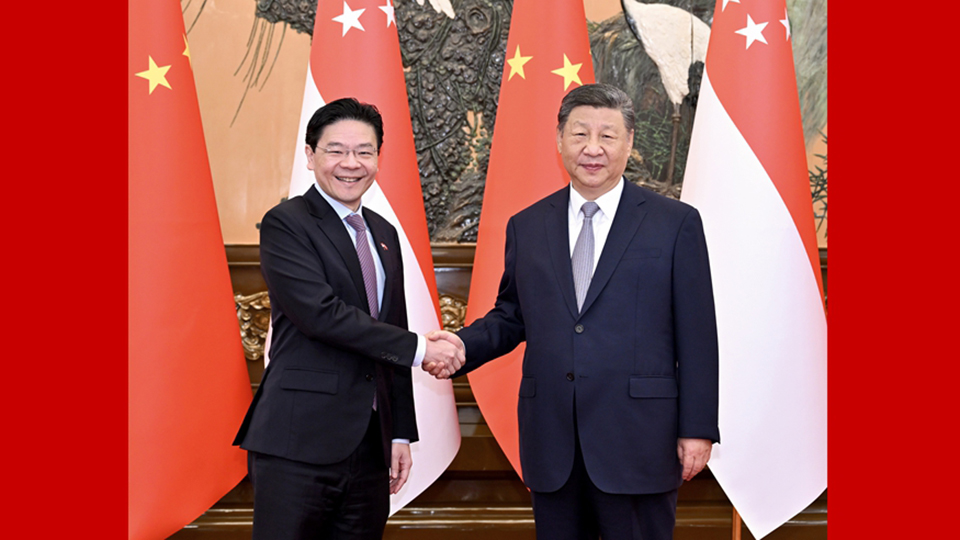 習(xí)近平會(huì)見新加坡總理黃循財(cái)